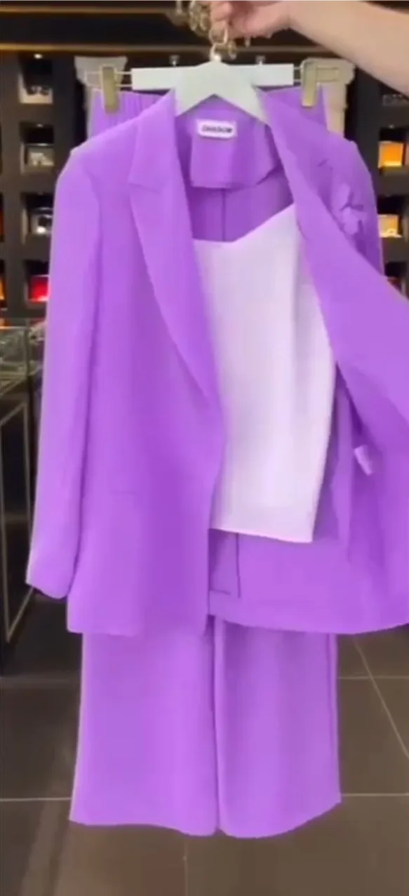 Ensemble Lilas 3 pièces – Blazer fleuri, top & pantalon large