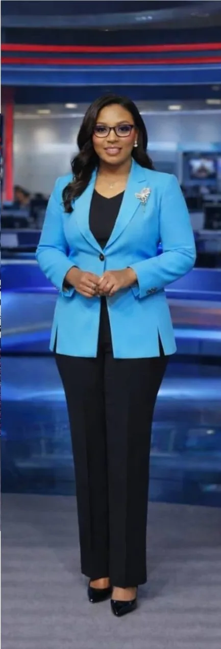 Tailleur Azur 3 pièces – Blazer bleu ciel, top & pantalon noir